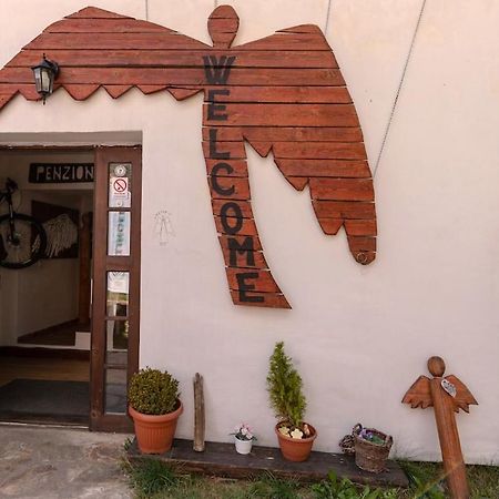 Bike Bistro A Penzion U Vsech Andelu Nove Mesto pod Smrkem Exterior foto