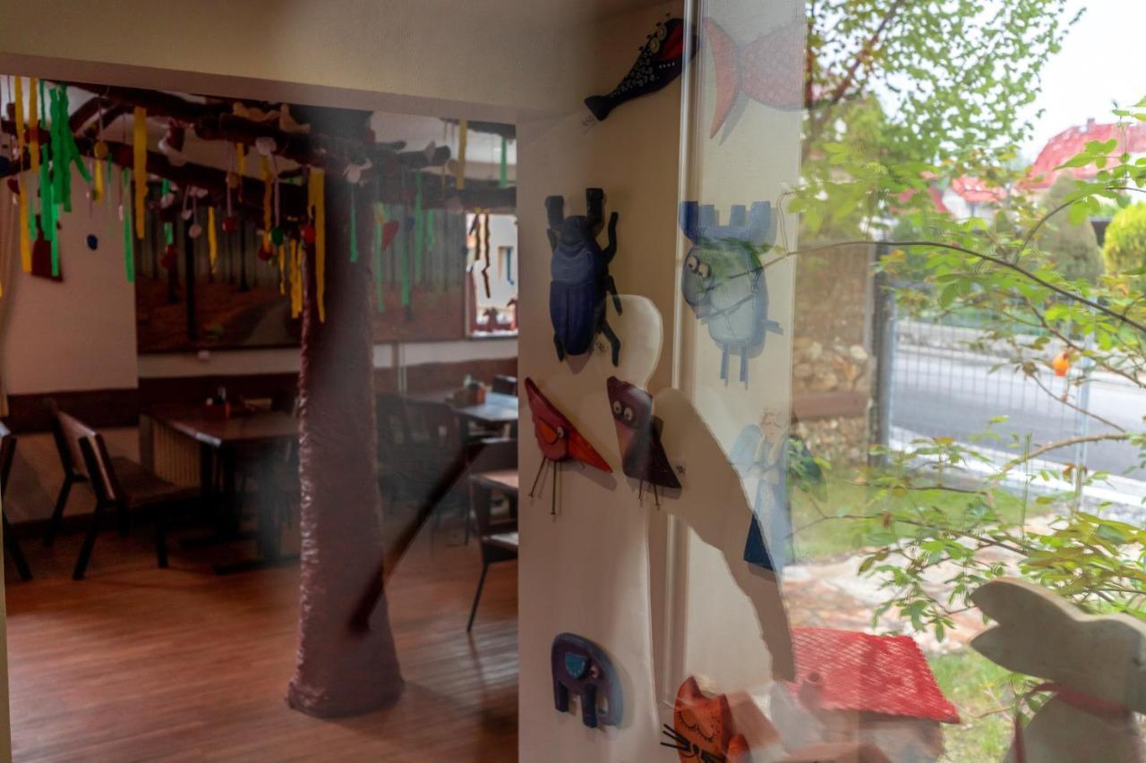 Bike Bistro A Penzion U Vsech Andelu Nove Mesto pod Smrkem Exterior foto
